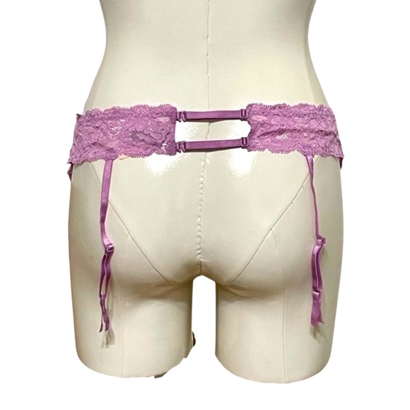 VICTORIA'S SECRET Dream Angels lavender chantilly lace garter belt M/L, NWT - Picture 3 of 6